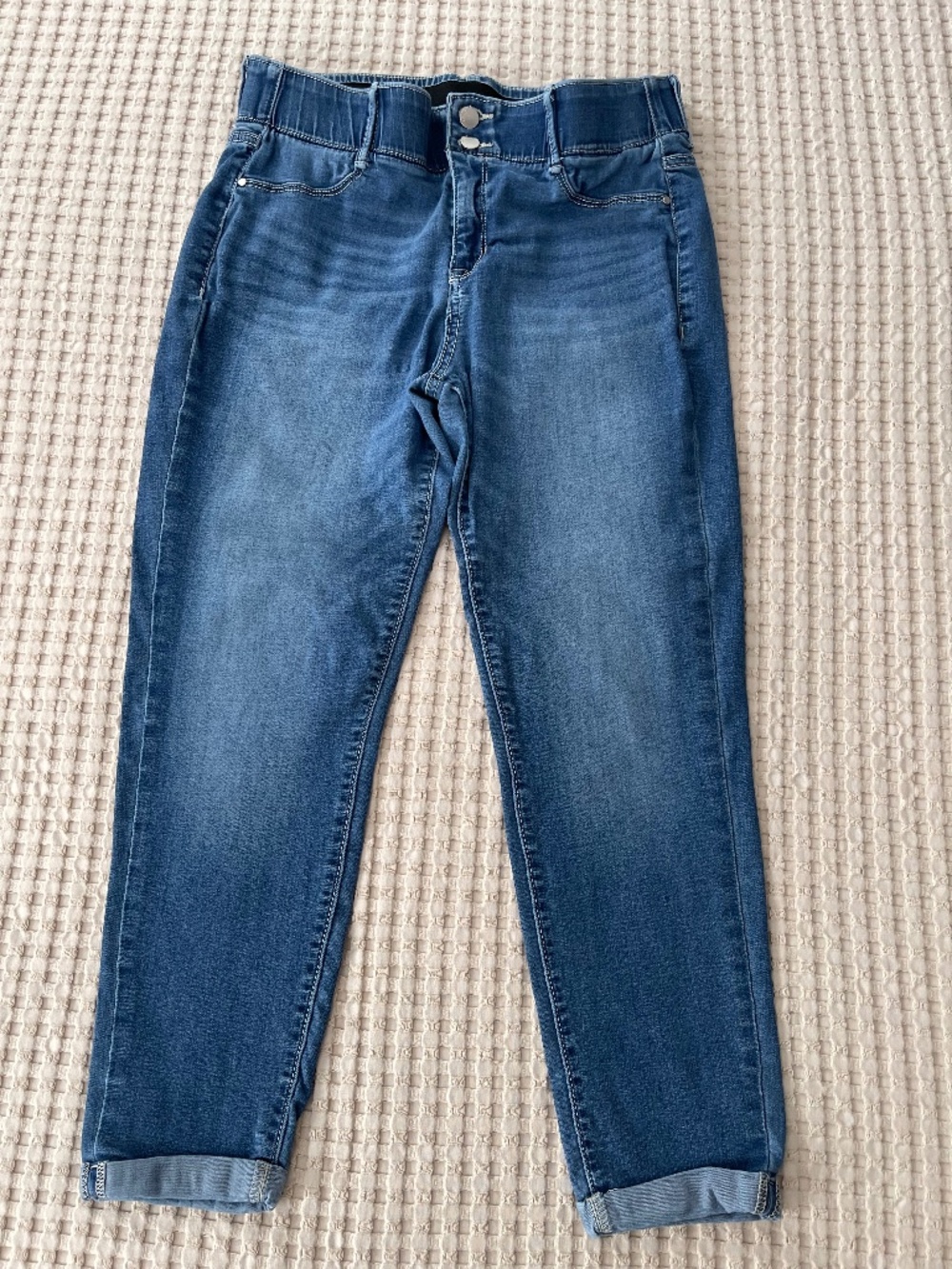 Apt 9 Capri Jeans Women's Size 14 Medium Wash Comfort Waist Cuffed